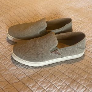 OluKai Women's Pehuea Leather Clay Honu/Clay Casual Slip-On Shoe